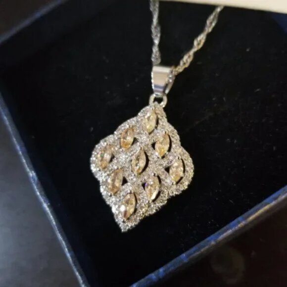 Swarovski Emelents Marquise Yellow stone  925  Women's Necklace - Picture 1 of 8